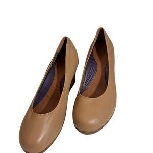 CROCS Tan Women's Flats